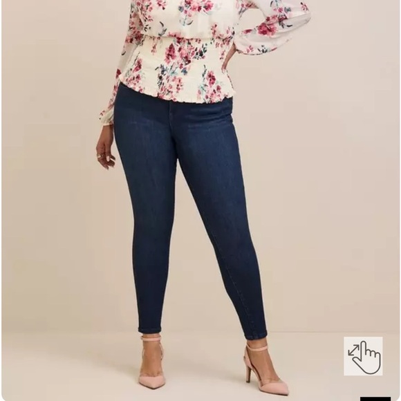NWT Torrid Bombshell Skinny Jeans 12XS Extra Short Dark Wash - Picture 1 of 7